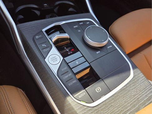 Certified 2025 BMW 330i xDrive Sedan AWD/4WD image 24