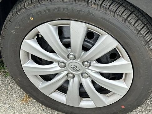 Used 2013 Toyota Corolla LE FWD image 4
