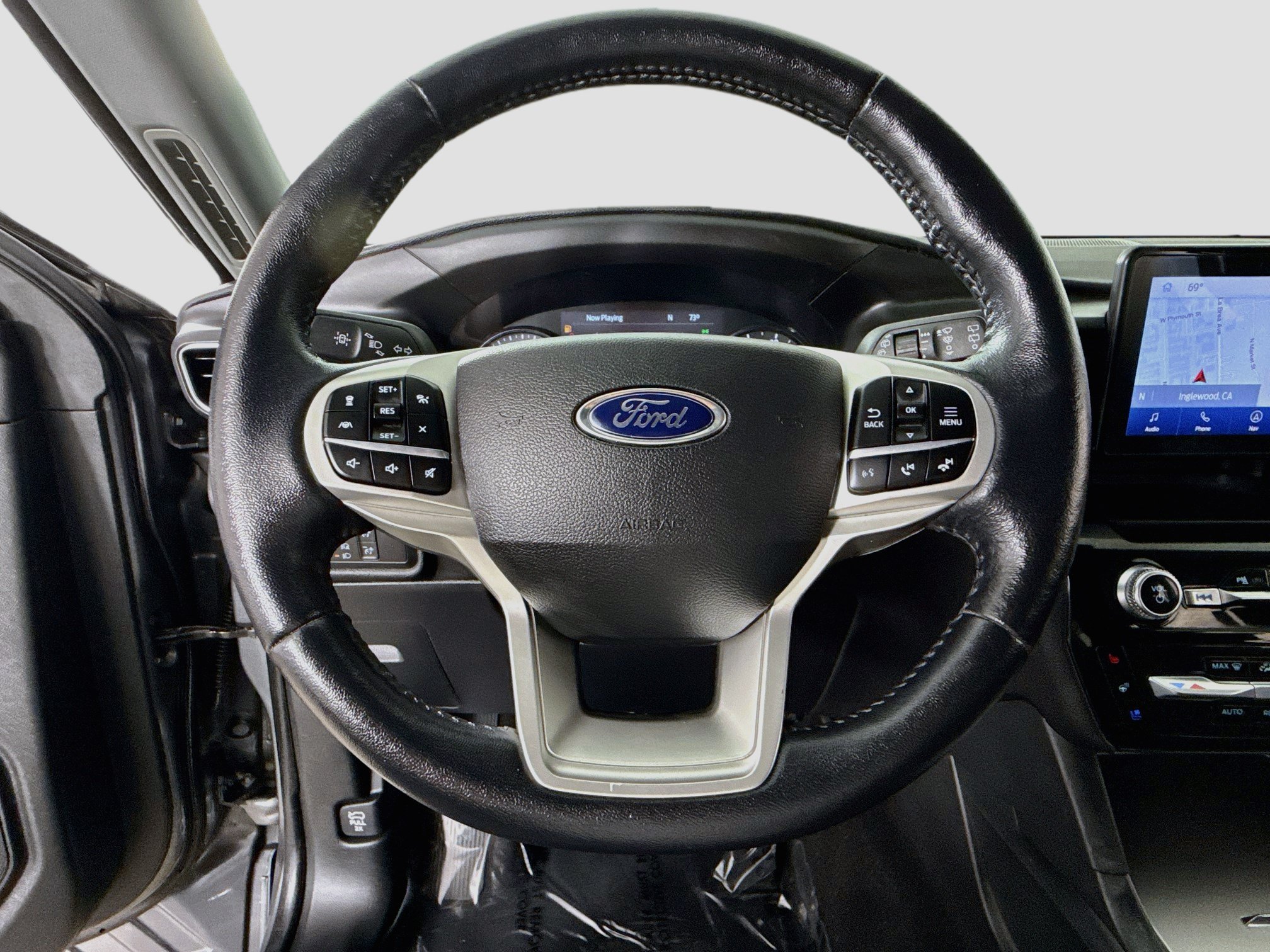 Used 2023 Ford Explorer Limited w/ Equipment Group 301A AWD/4WD image 13