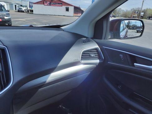 Used 2017 Ford Edge SEL w/ Equipment Group 201A image 21