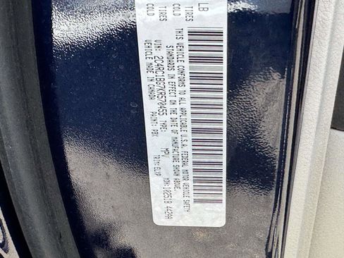 Used 2019 Chrysler Pacifica Touring-L FWD image 31