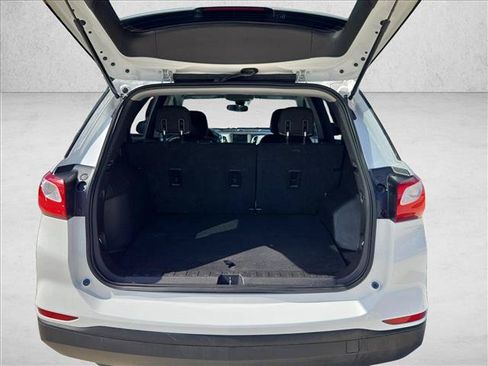 Used 2020 Chevrolet Equinox LS w/ LS Convenience Package FWD image 6