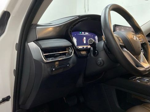 Used 2023 INFINITI QX60 Luxe FWD image 17