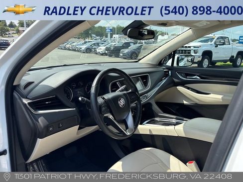 Certified 2024 Buick Enclave Essence AWD/4WD image 4