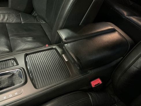 Used 2016 Lincoln MKS Base image 28