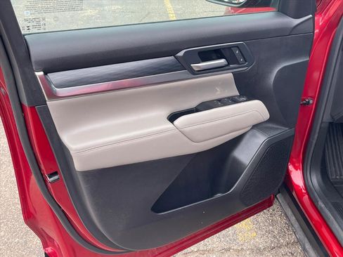 Used 2025 GMC Terrain Elevation w/ Black Edition image 4