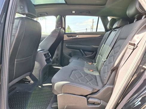 Used 2024 Volkswagen Atlas Cross Sport SE FWD image 10