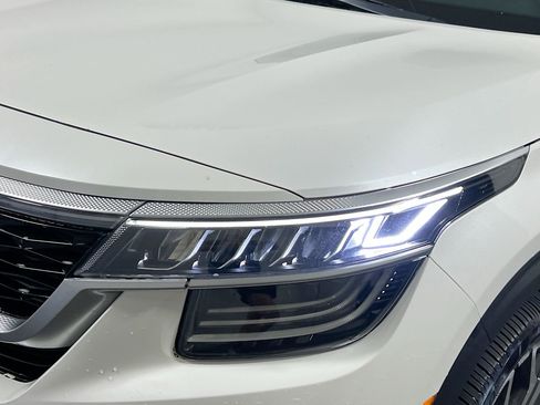 Used 2022 Kia Seltos SX w/ Sunroof Package image 11