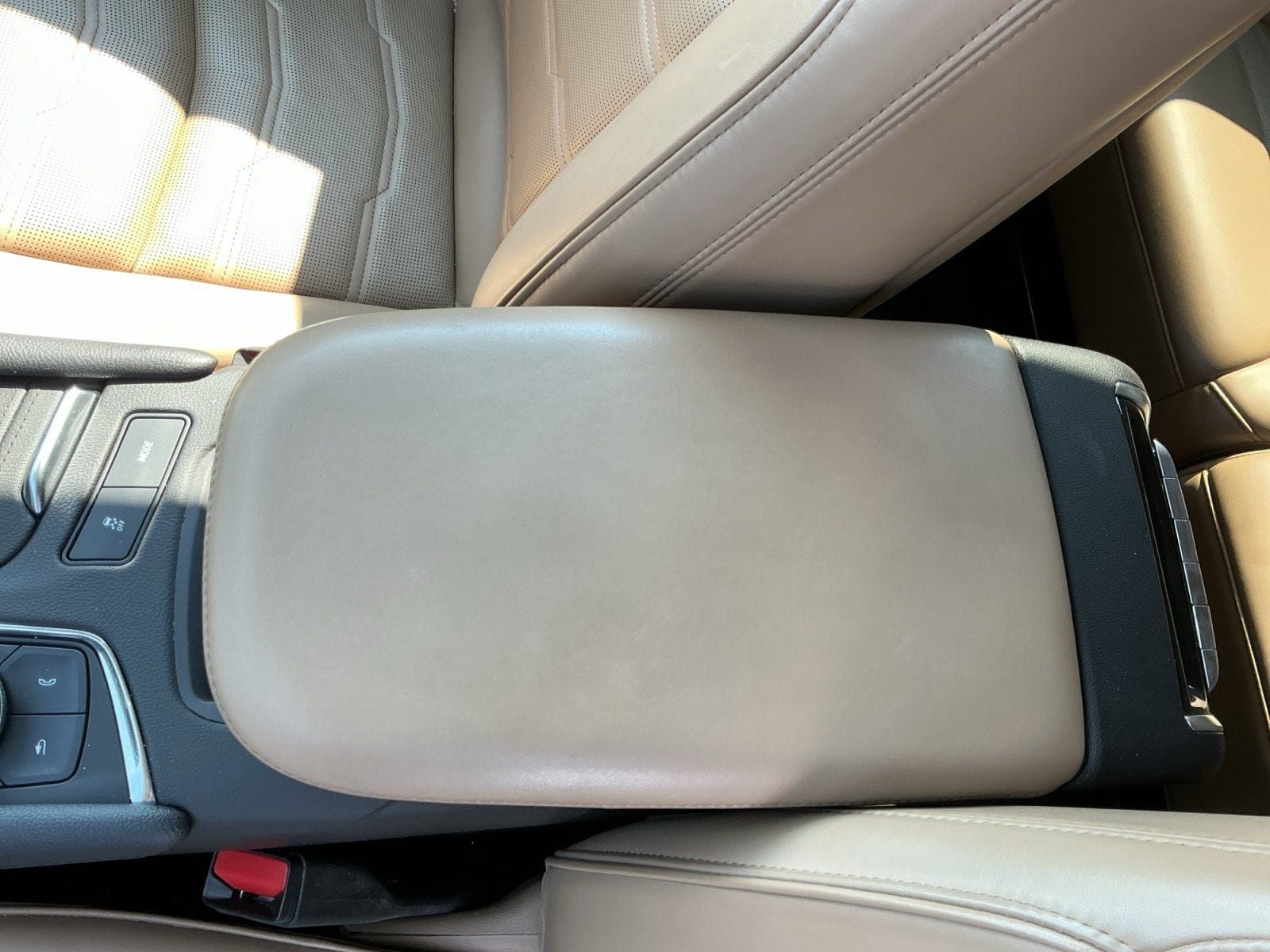Used 2023 Cadillac XT6 Premium Luxury w/ Platinum Package FWD image 11