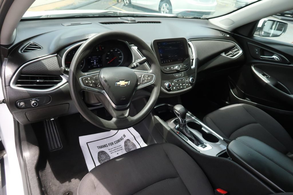 Used 2023 Chevrolet Malibu LT w/ Driver Confidence Package FWD image 8