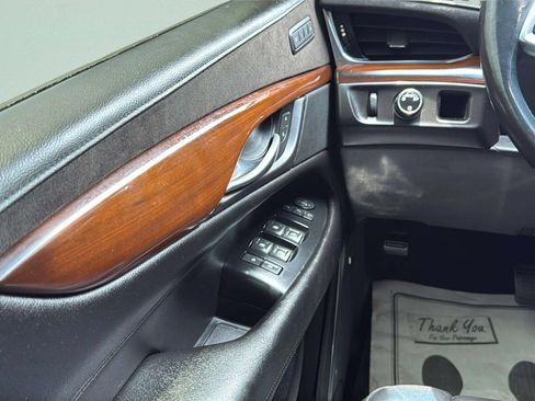 Used 2018 Cadillac Escalade ESV Luxury RWD image 28