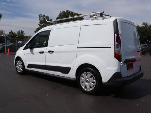 Used 2018 Ford Transit Connect XLT FWD image 3