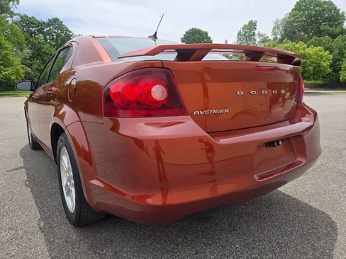 Used 2012 Dodge Avenger SXT w/ Cold Weather Group FWD image 7