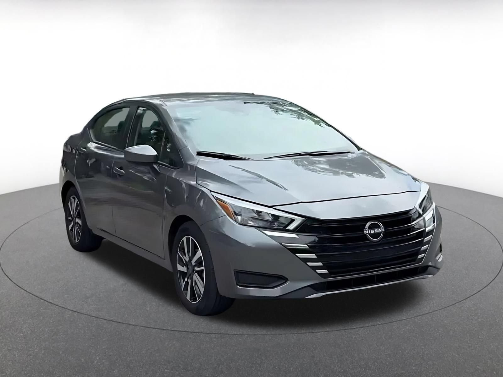 Used 2025 Nissan Versa SV FWD image 3
