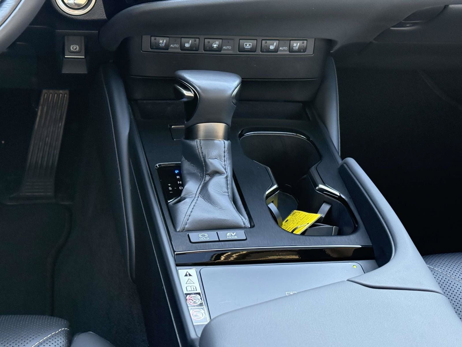Used 2024 Lexus ES 300h Ultra Luxury w/ Accessory Package (Z2) FWD image 19