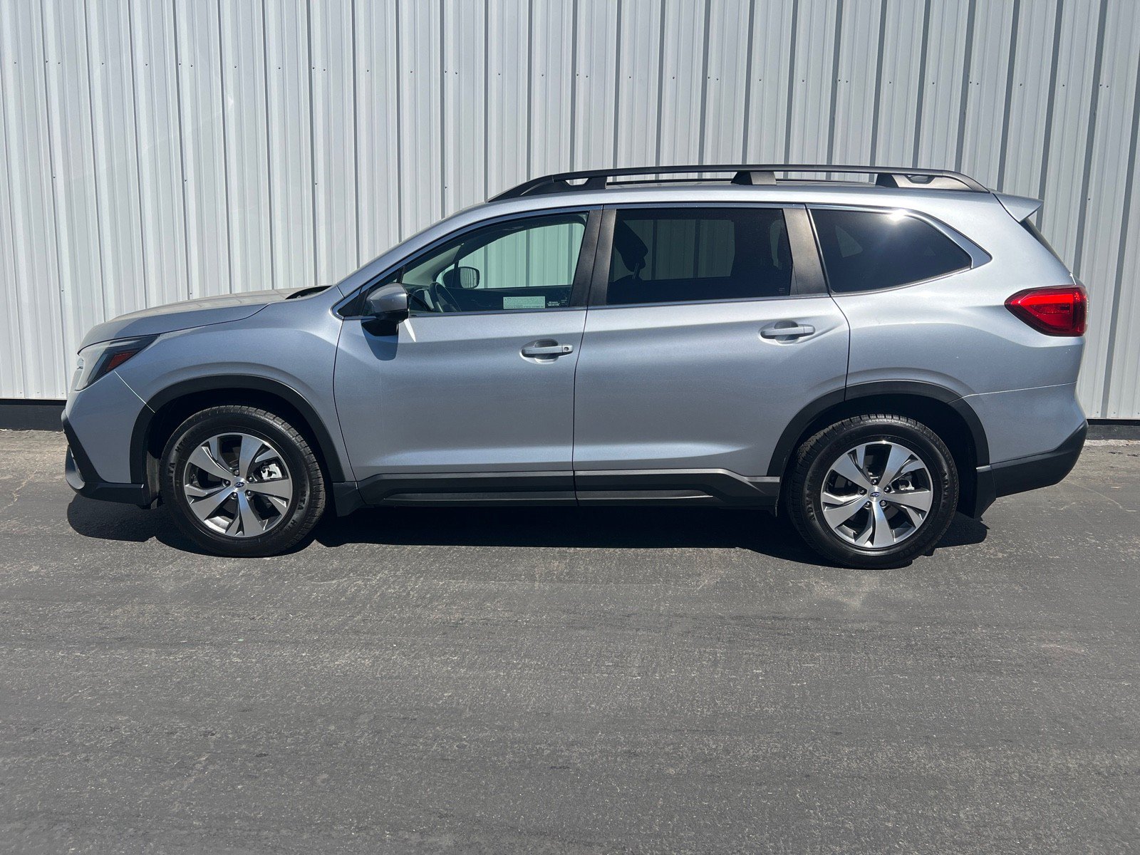 Used 2024 Subaru Ascent Premium w/ Convenience Package AWD/4WD image 3