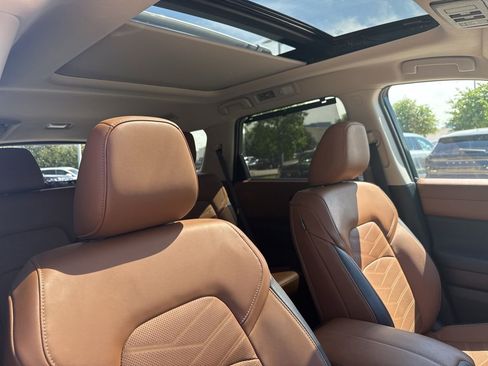 Used 2024 Nissan Pathfinder Platinum w/ Cargo Package image 12