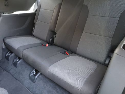 Used 2023 Chevrolet Traverse LT FWD image 18