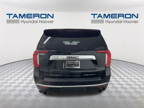Used 2021 GMC Yukon Denali w/ Denali Premium Package image 4