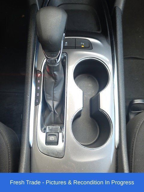 Used 2025 Chevrolet Malibu LT FWD image 14