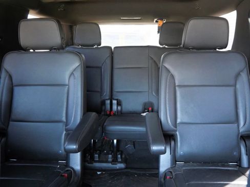 Used 2021 GMC Yukon Denali w/ Denali Premium Package AWD/4WD image 12