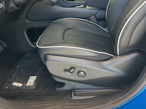 New 2026 Chrysler Pacifica Limited image 19