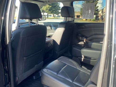 Used 2017 Chevrolet Suburban Premier image 10