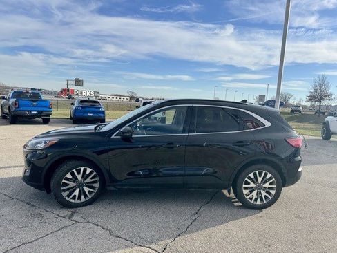 Used 2020 Ford Escape Titanium image 5