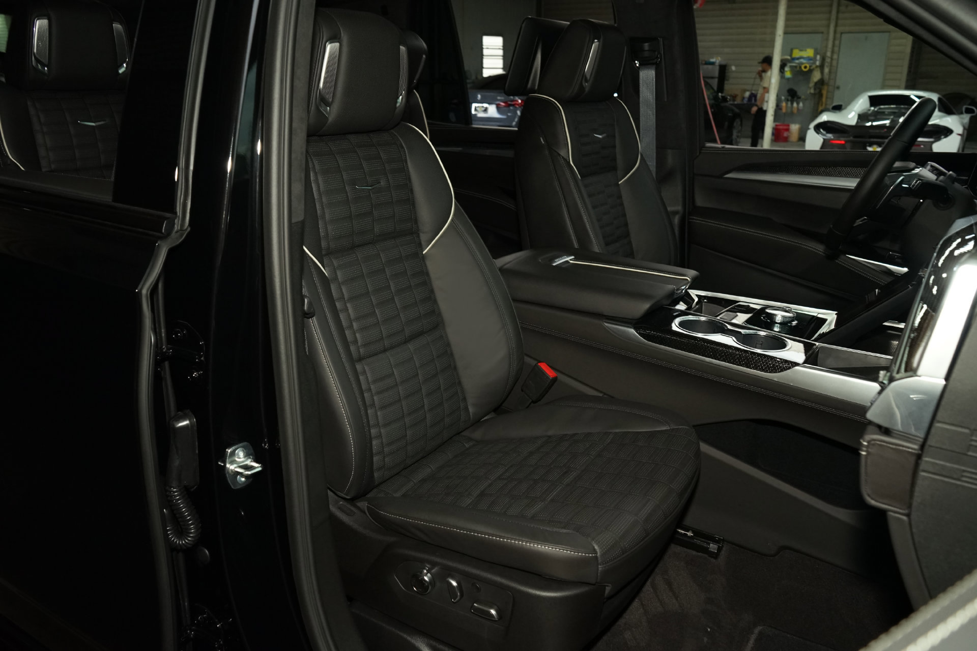 Used 2026 Cadillac Escalade V AWD/4WD image 11