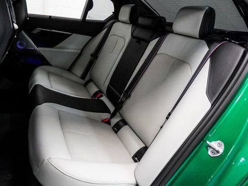 Used 2025 BMW M5 w/ Carbon Package image 20