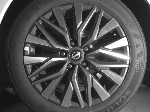 Used 2025 Nissan Altima 2.5 SV image 14