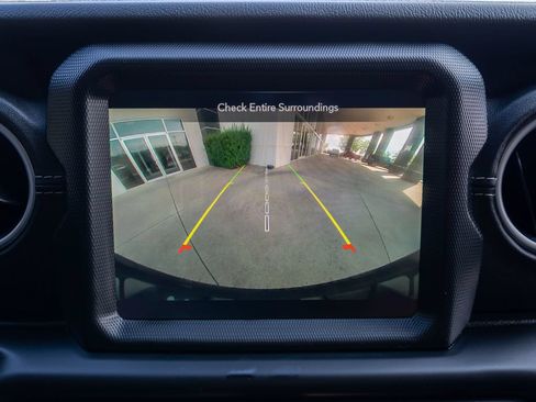 Used 2021 Jeep Wrangler Unlimited Sahara AWD/4WD image 22