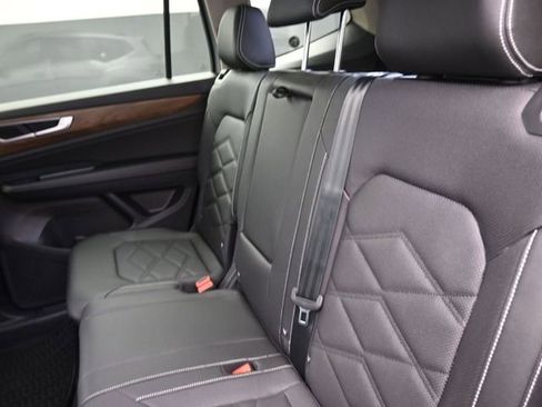 New 2026 Volkswagen Atlas SE image 12