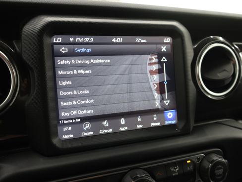 Used 2022 Jeep Wrangler Unlimited Sahara AWD/4WD image 53