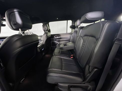 Used 2022 Jeep Wagoneer Series II image 25