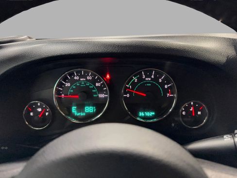 Used 2018 Jeep Wrangler Rubicon w/ Power Convenience Group image 31