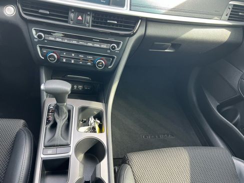 Used 2019 Kia Optima S w/ S Panoramic Sunroof Package image 31