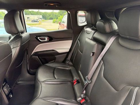 Used 2025 Jeep Compass Limited AWD/4WD image 15