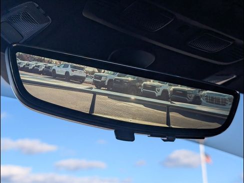 Used 2023 Chevrolet Corvette Stingray Coupe w/ Z51 Performance Package image 18