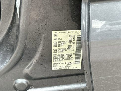 Used 2017 Nissan Titan SV image 32