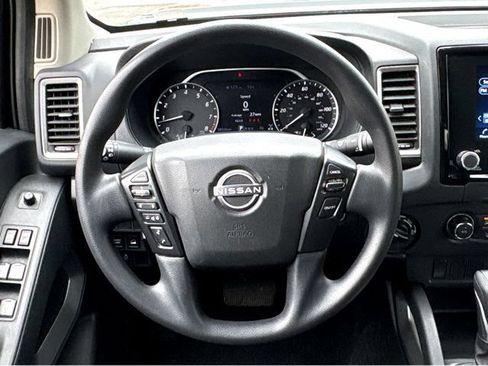 Certified 2024 Nissan Frontier SV AWD/4WD image 14