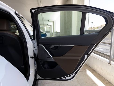 Used 2026 BMW 530i w/ Premium Package RWD image 25