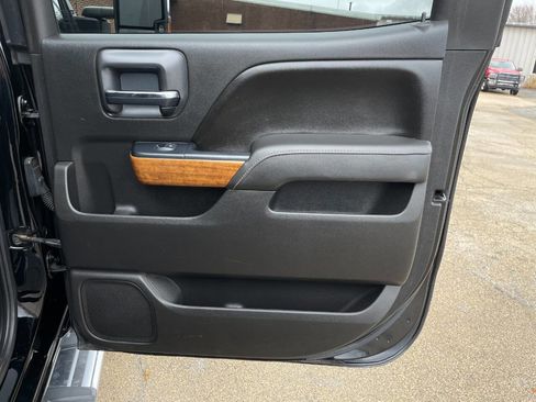 Used 2017 Chevrolet Silverado 2500 High Country w/ Duramax Plus Package image 30