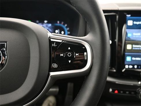 Used 2022 Volvo XC60 B6 R-Design w/ Advanced Package image 24