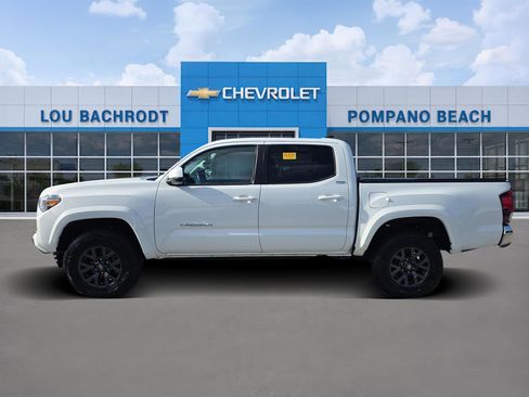 Used 2023 Toyota Tacoma SR5 RWD image 4