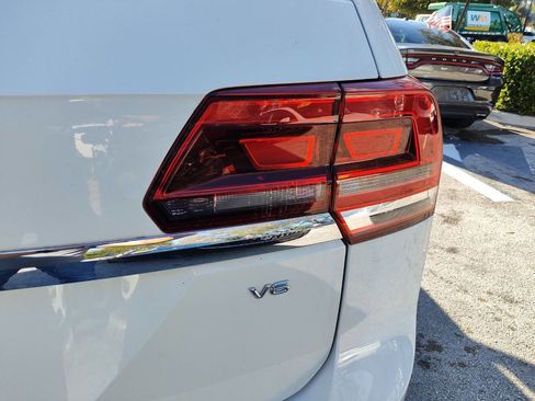 Used 2018 Volkswagen Atlas SE image 52