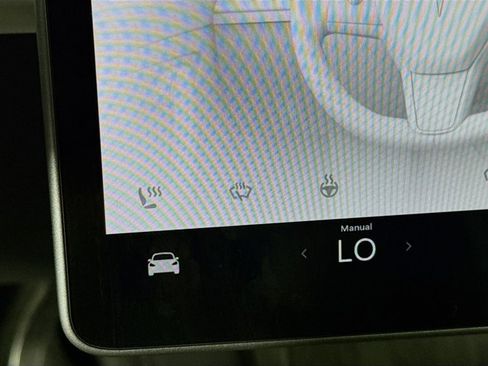 Used 2023 Tesla Model Y Long Range image 21