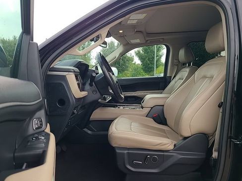Used 2023 Ford Expedition Limited RWD image 13
