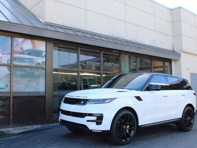 New 2025 Land Rover Range Rover Sport SE