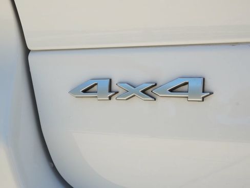 Used 2023 Jeep Grand Cherokee Summit AWD/4WD image 10